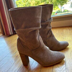 Oasis Society Bootie, grayish-brown, size 7.5